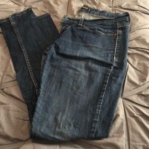 Levis 524